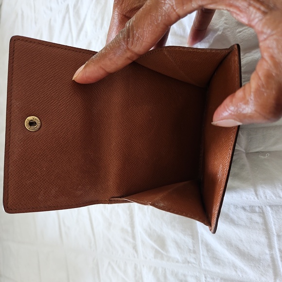 LV Portefeuille Elise Monogram Tri-Fold Wallet - Picture 3 of 13